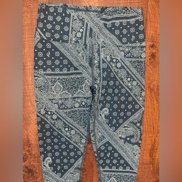 Fabletics activewear 2 two piece outfit women Sz small sports bra leggings - Picture 4 of 11